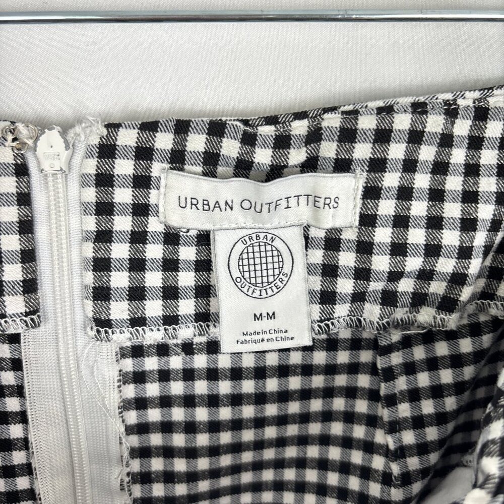 Urban Outfitters Size Medium Gingham Mini Skirt Black White Preppy - Picture 8 of 12